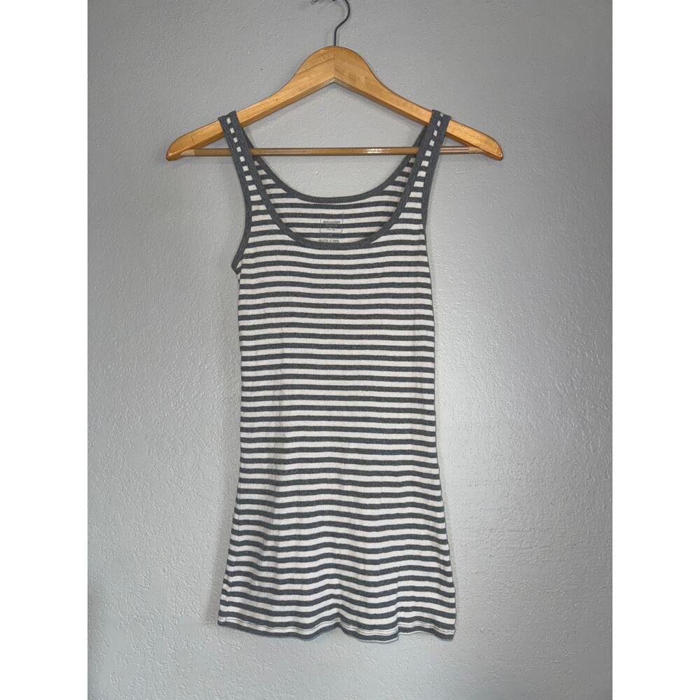Y2K Long Line Fit Striped Tank Top Henley Light Gray Tee Shirt Medium Bella Swan - Picture 3 of 7